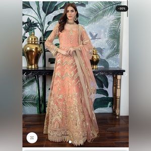 Pakistani beautiful 3pc suit perfect for eid or a wedding!!